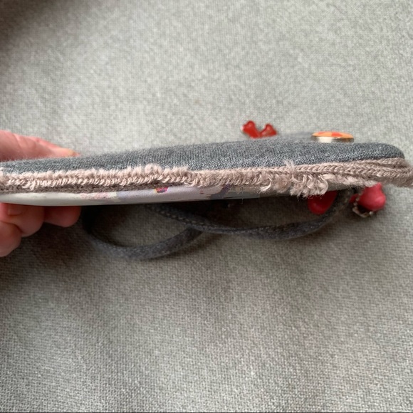 Fuzzynation Bulldog wristlet - Picture 6 of 8